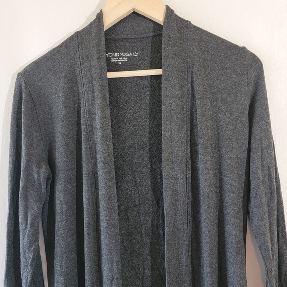 Beyond Yoga Heather Gray Long Duster Cardigan Sz XS Side Slit Athleisure Soft - Picture 3 of 12